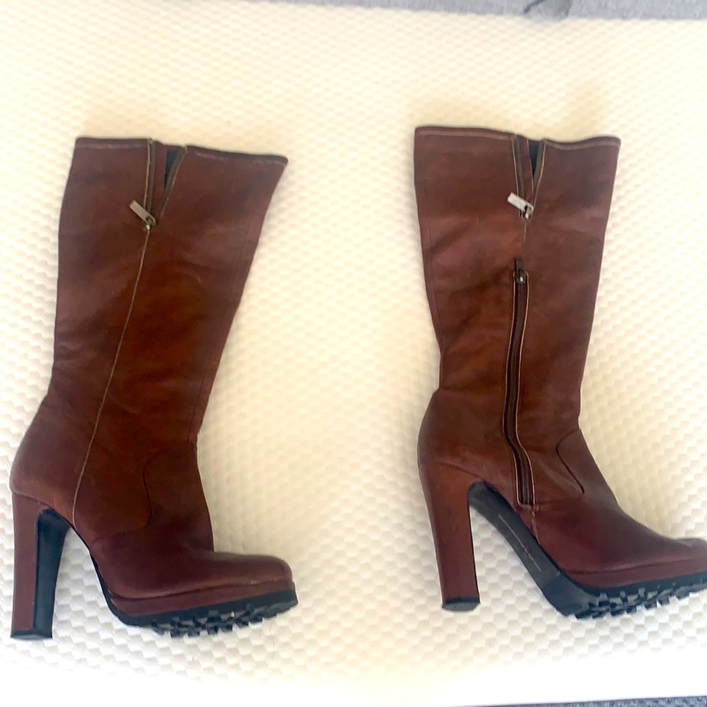 DOLCE VERA LEATHER HEELED ZIP UP BOOTS